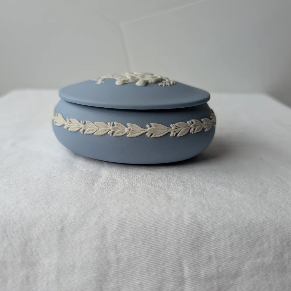 Wedgwood England Jasperware Blue Cream Detail Aesculapius Oval Trinket Box + Lid